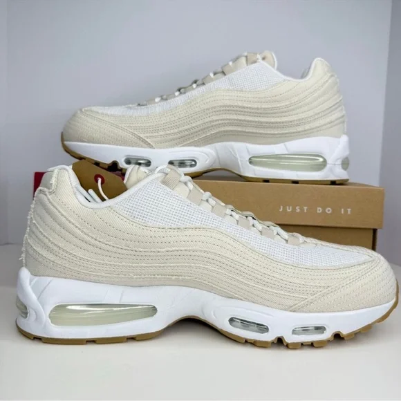 AIR MAX 95 OG “LEVI'S LIGHT OREWOOD BROWN" NWT size 12m-13.5w - Picture 5 of 9